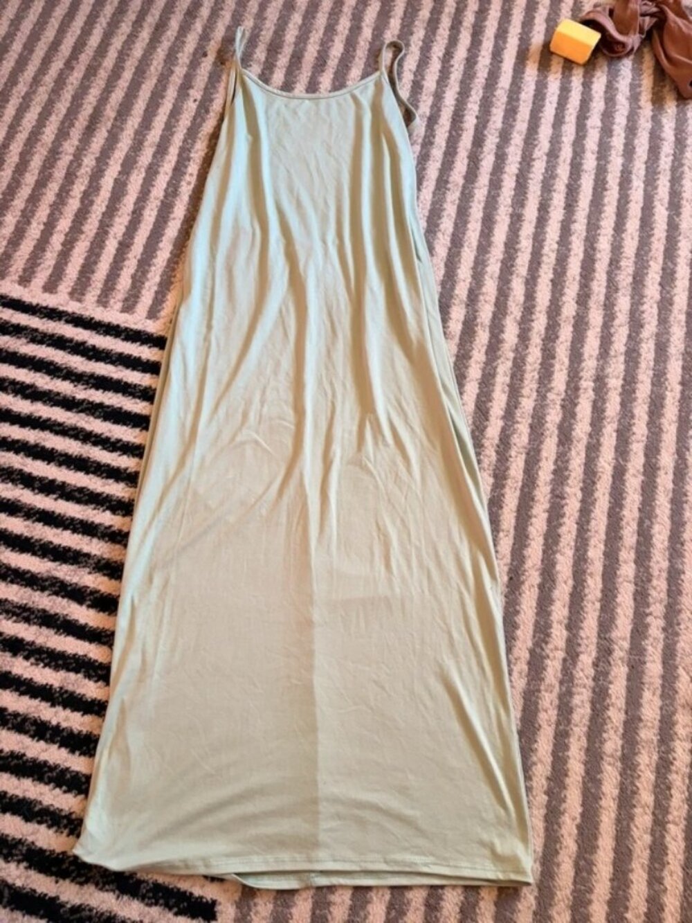 Mint Green Open-Back Maxi Dress L / US 12-14